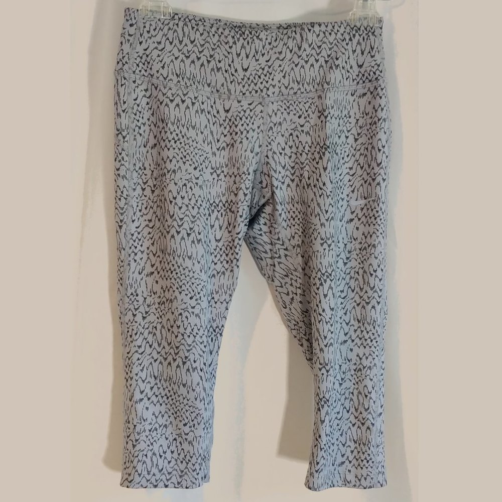 Nike Women's Dri-Fit Epic Run Tight Running Capri - Size XS
